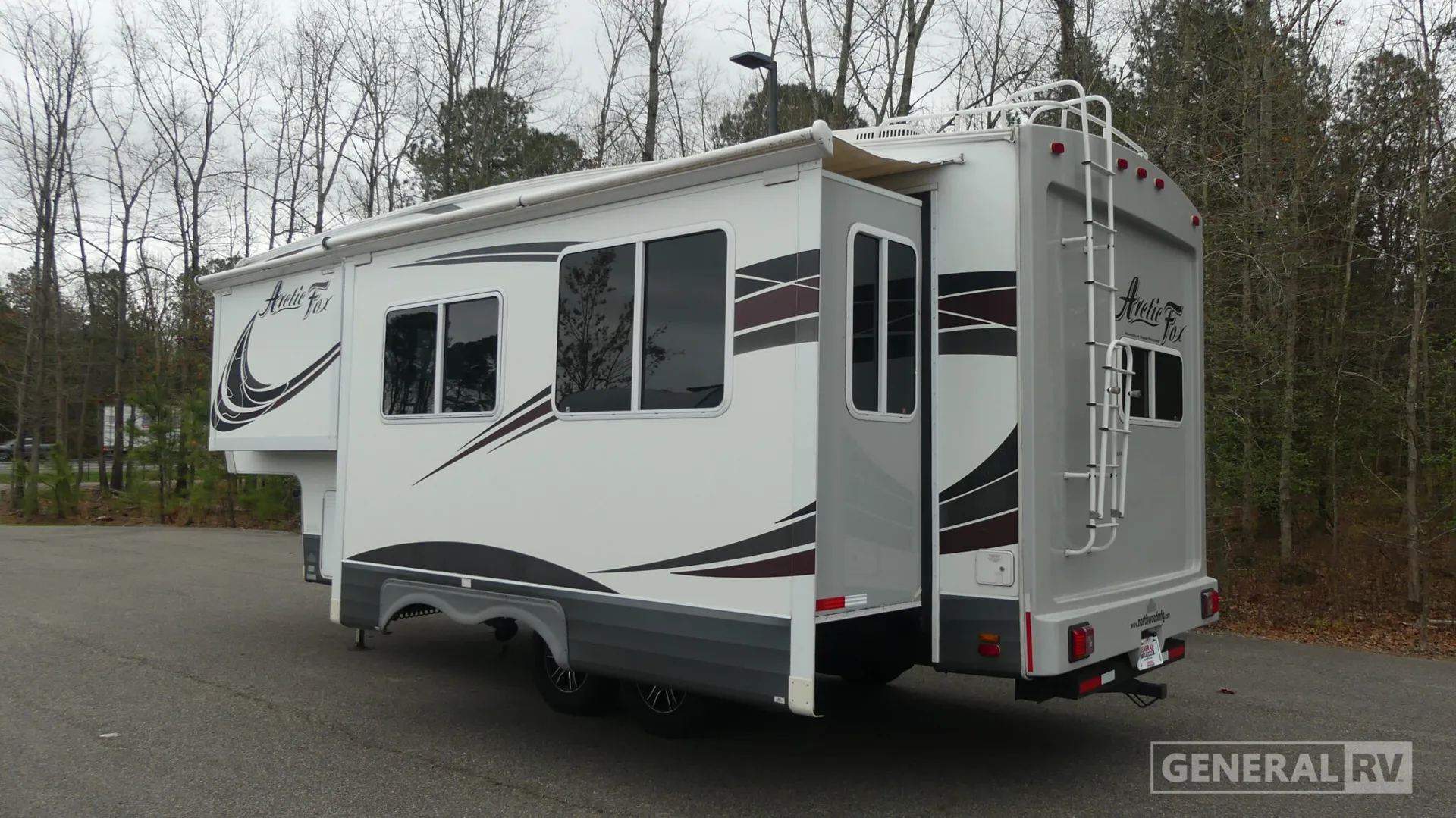 2018 Northwood Arctic Fox  27-5L - Photo 4