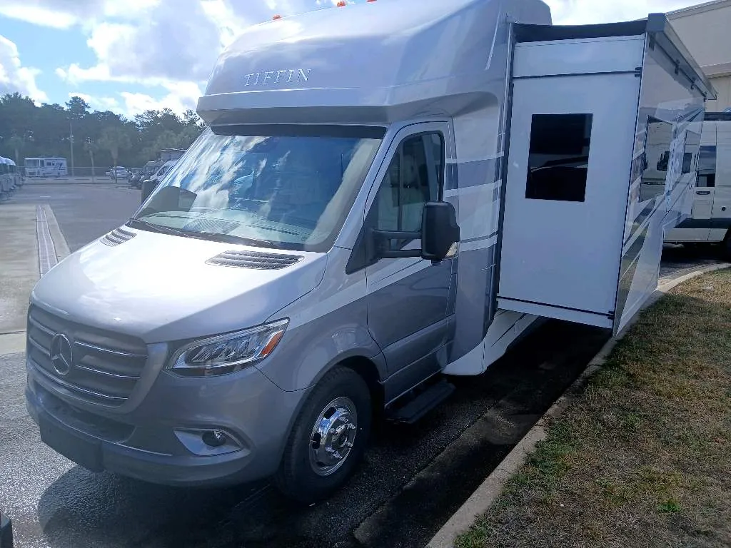 2026 Tiffin Wayfarer 25 XPW - Photo 3