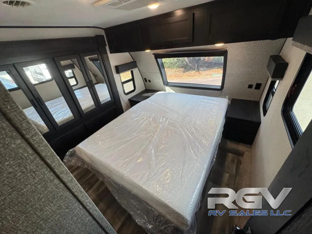 2022 Highland Ridge Silverstar XLT 354MBH, Photos photo 38
