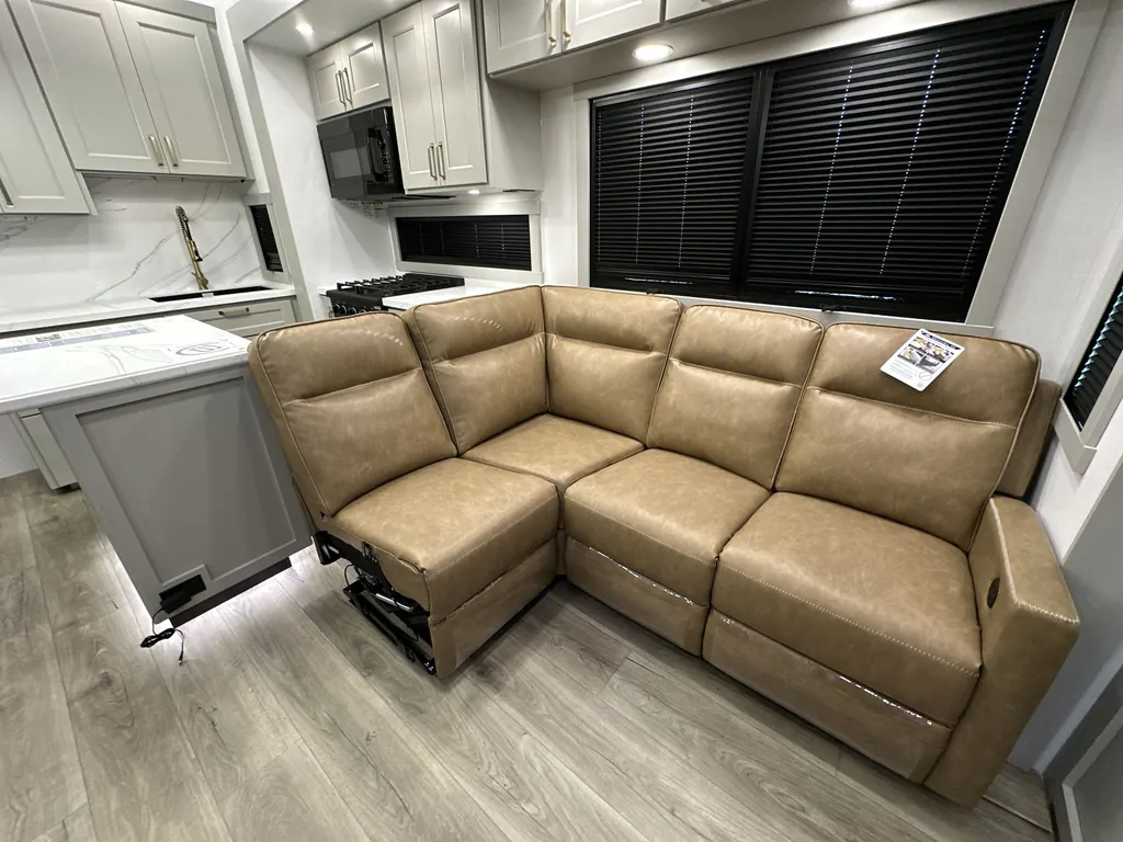 2026 Brinkley Model G 3970, Photos photo 10