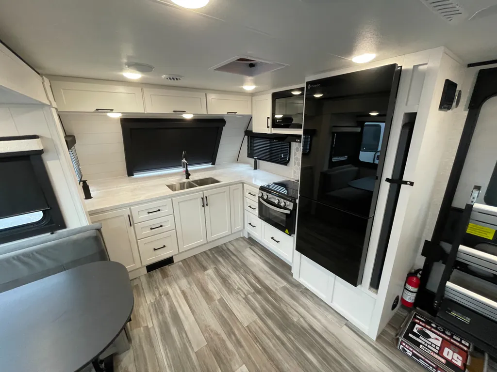 2025 Jayco Jay Feather 26FK, Photos photo 3