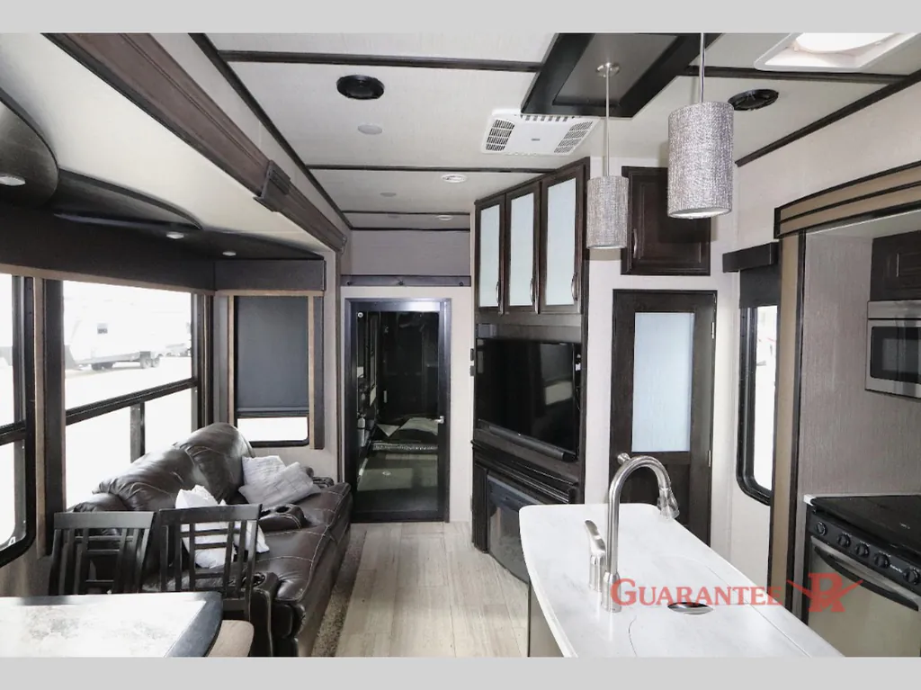 2017 Grand Design Momentum 397TH, Photos photo 9