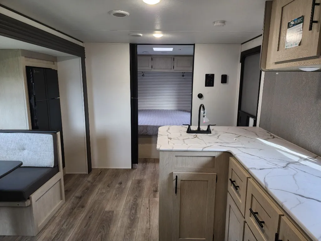 2025 Shasta RVs i-5 Edition 525BHS, Photos photo 21