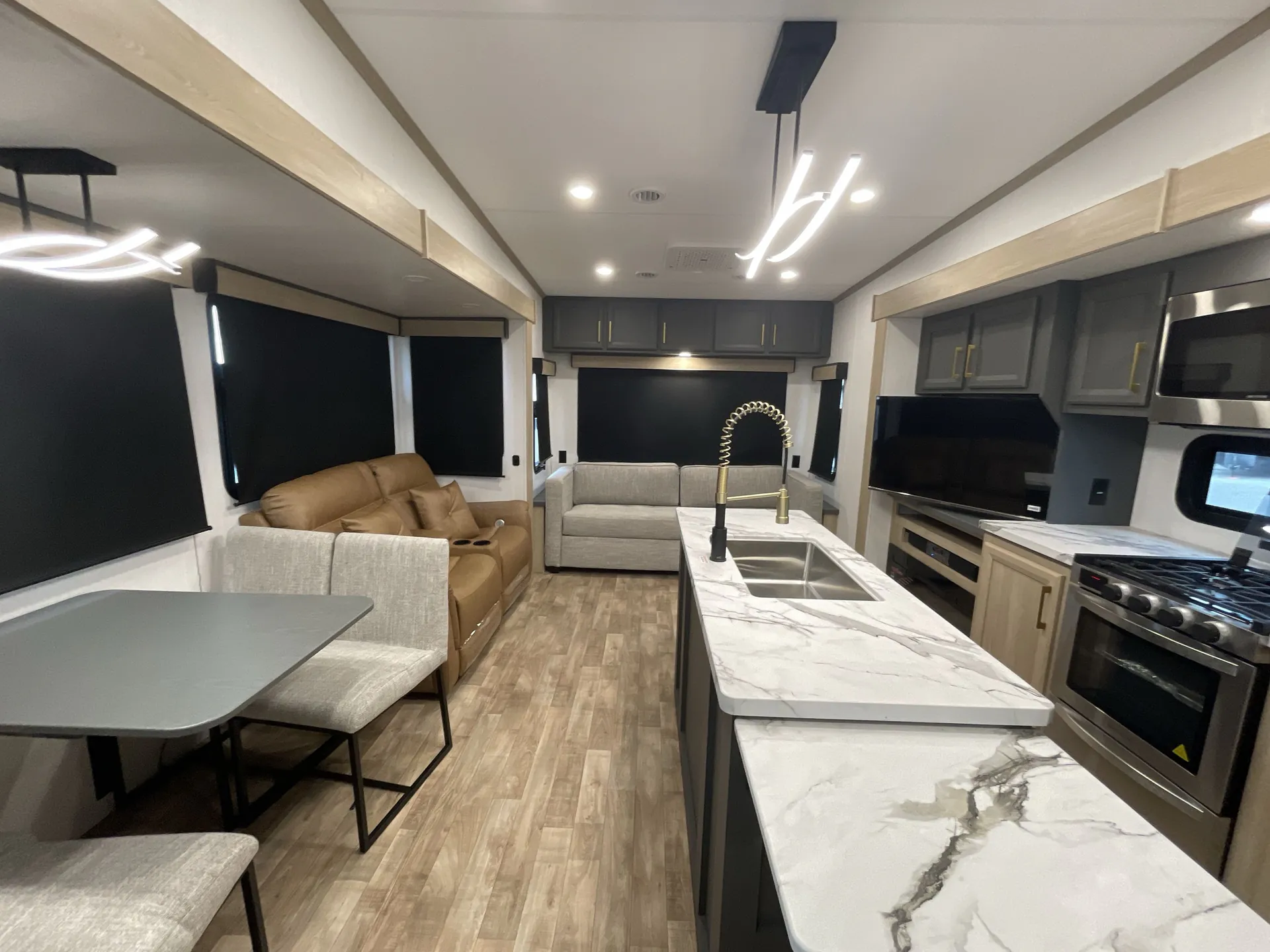 2026 k-z rv Ridgeway 31RL — living area main
