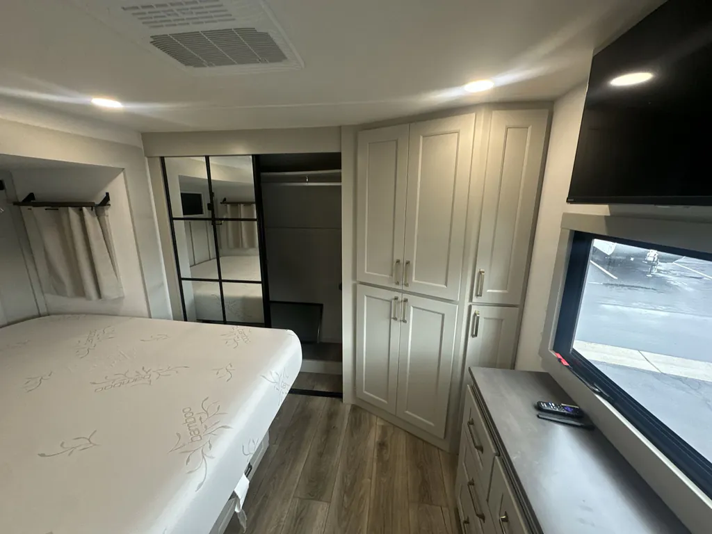 2024 Brinkley Model G 4000, Photos photo 27