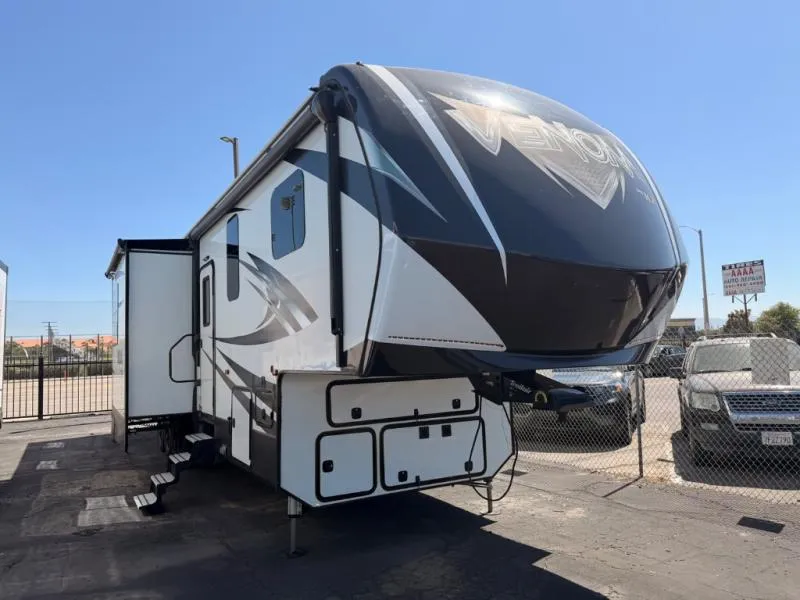2018 KZ Venom 4111TK - Main photo