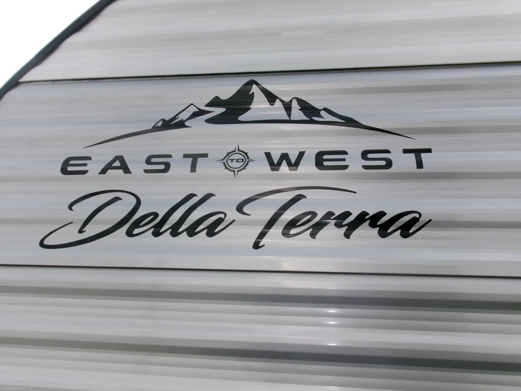 2022 East to West Della Terra 200RD, Photos photo 8