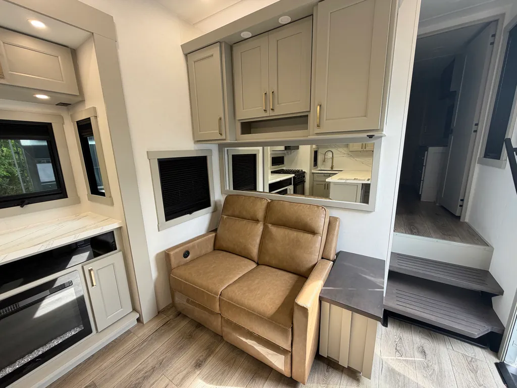2026 Brinkley Model G 3520, Photos photo 11