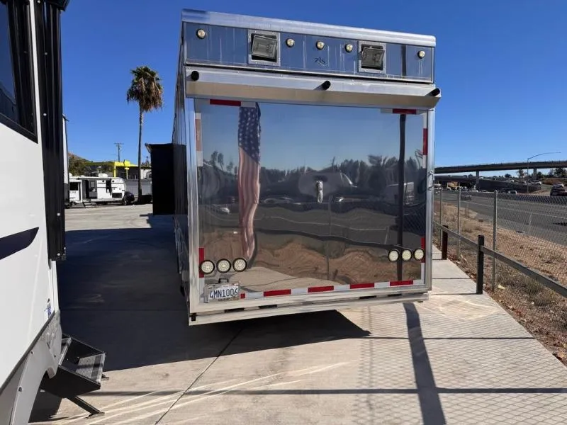 2007 WildSide Custom WildSide Custom Used   Toy Hauler - Photo 2