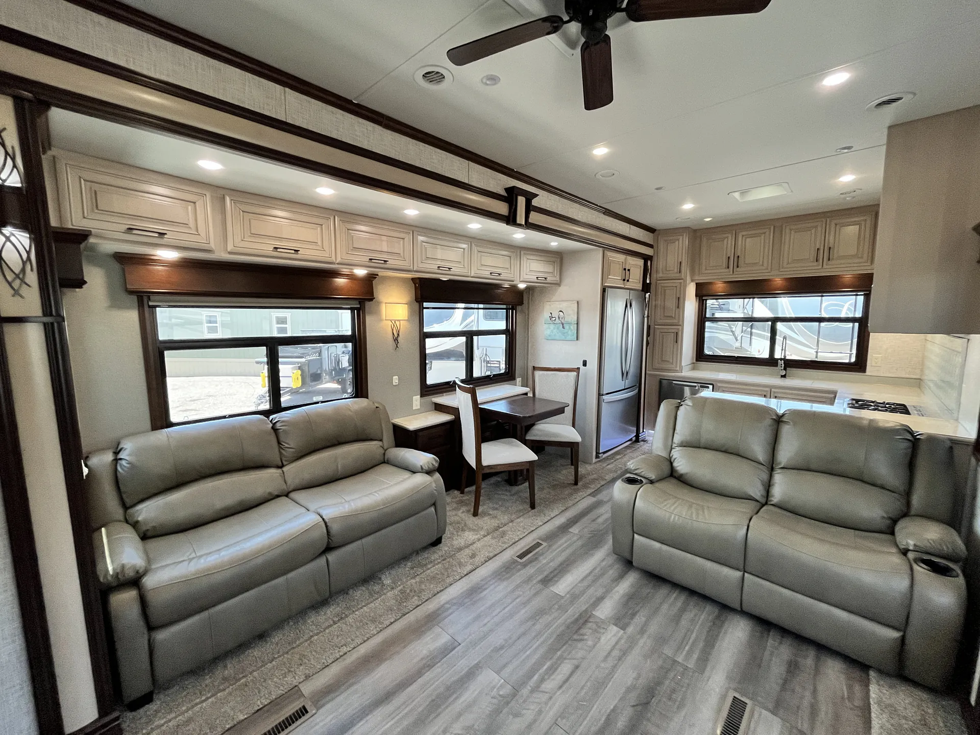 2020 DRV Mobile Suites 41RKSB4 - Photo 4