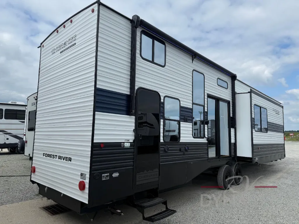 2026 Forest River Cherokee Timberwolf 39DK, Photos photo 5