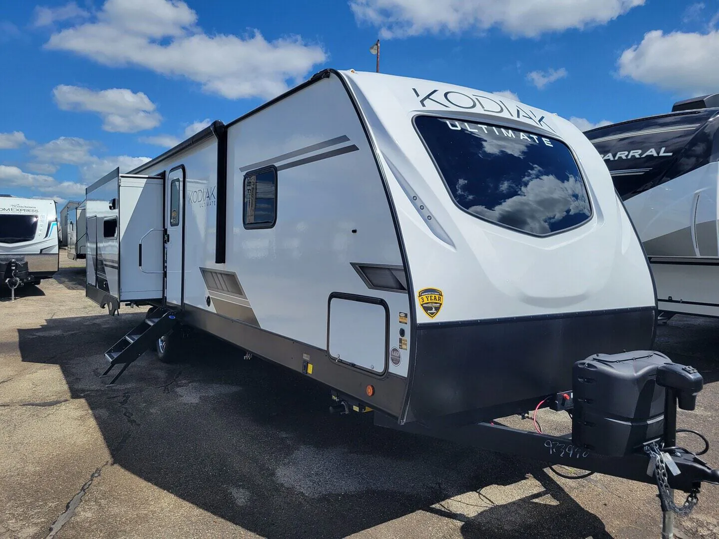 2022 Dutchmen Kodiak Ultimate 3221RLSL dealer photo 1 from Jeff Bright RV Center
