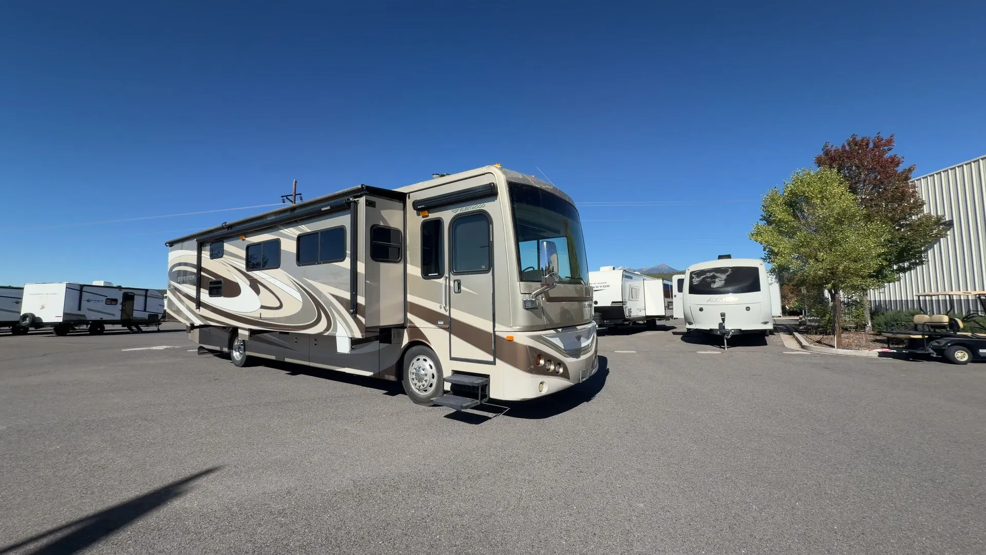 2013 Fleetwood Expedition 38B - Photo 4