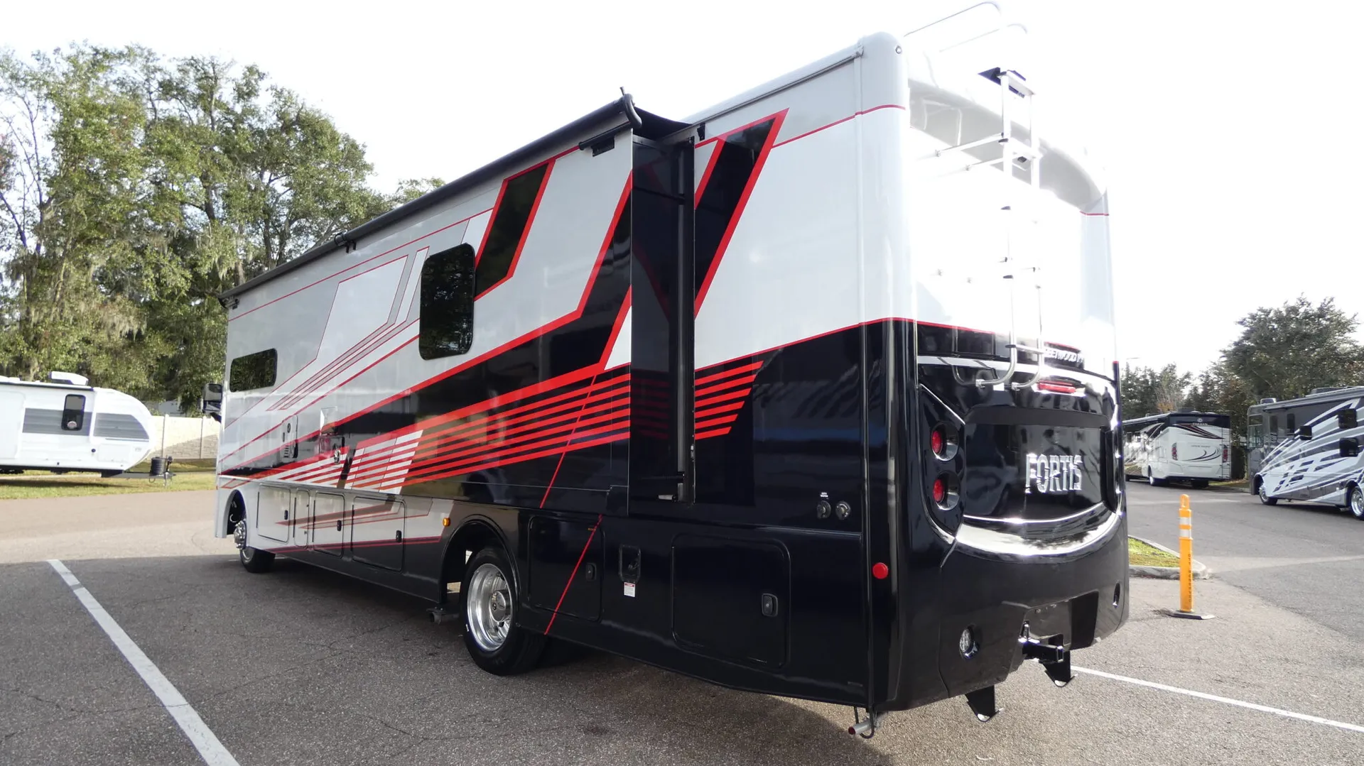 2026 Fleetwood Fortis 33HB - Photo 4