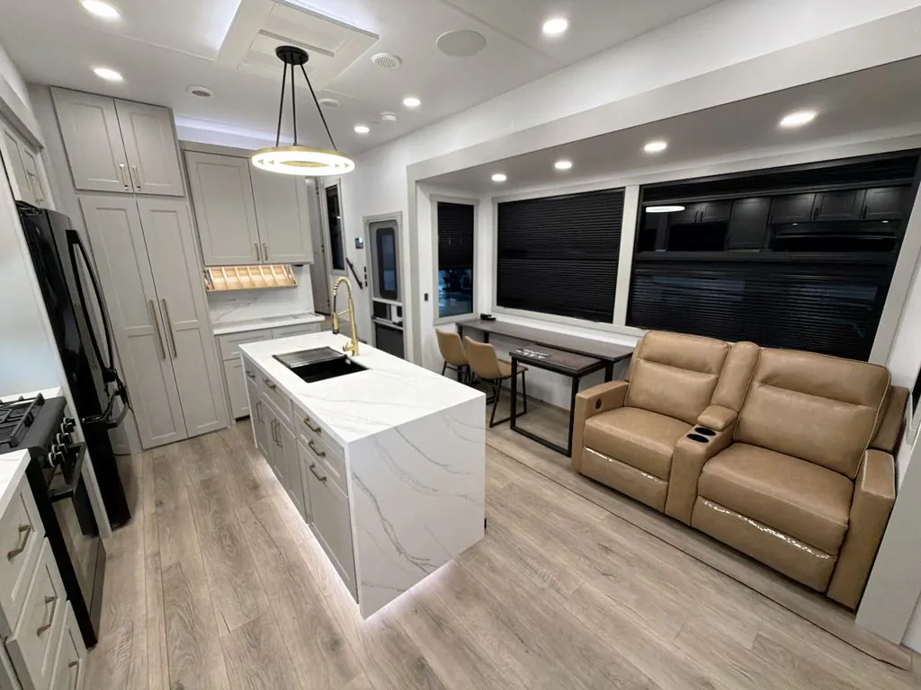 2026 Brinkley Model G 4100, Photos photo 12