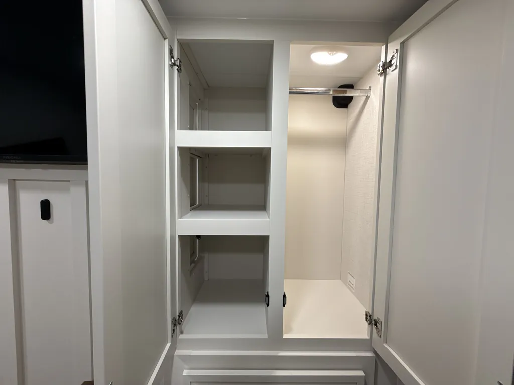 2027 Brinkley Model Z 2680, Photos photo 25