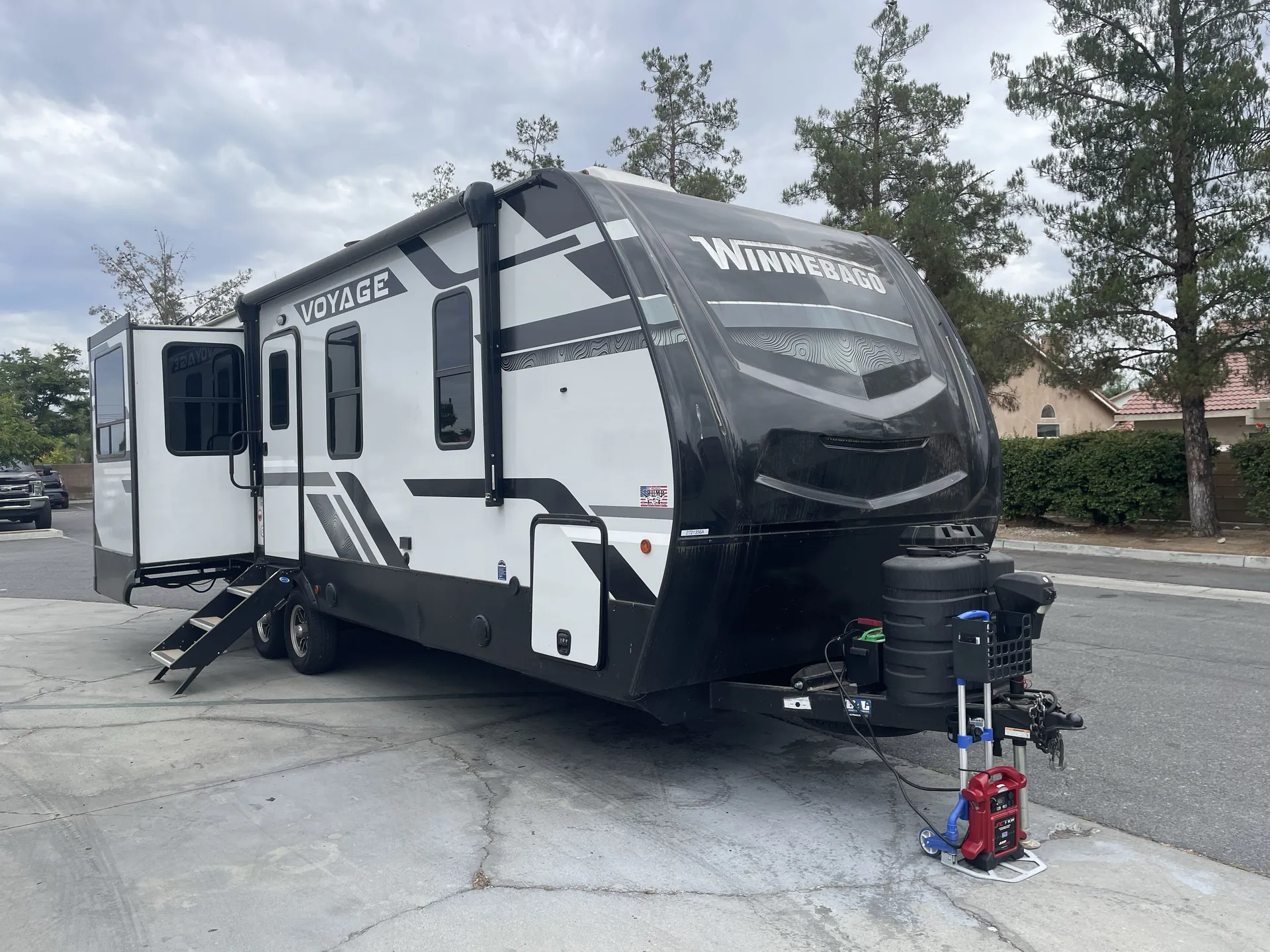 2023 Winnebago Voyage 2730RL - Photo 2