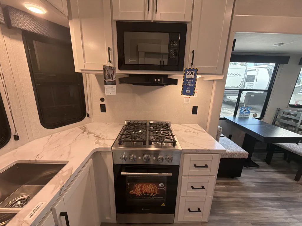 2026 Jayco Jay Flight Bungalow 404LOFT DS, Photos photo 5