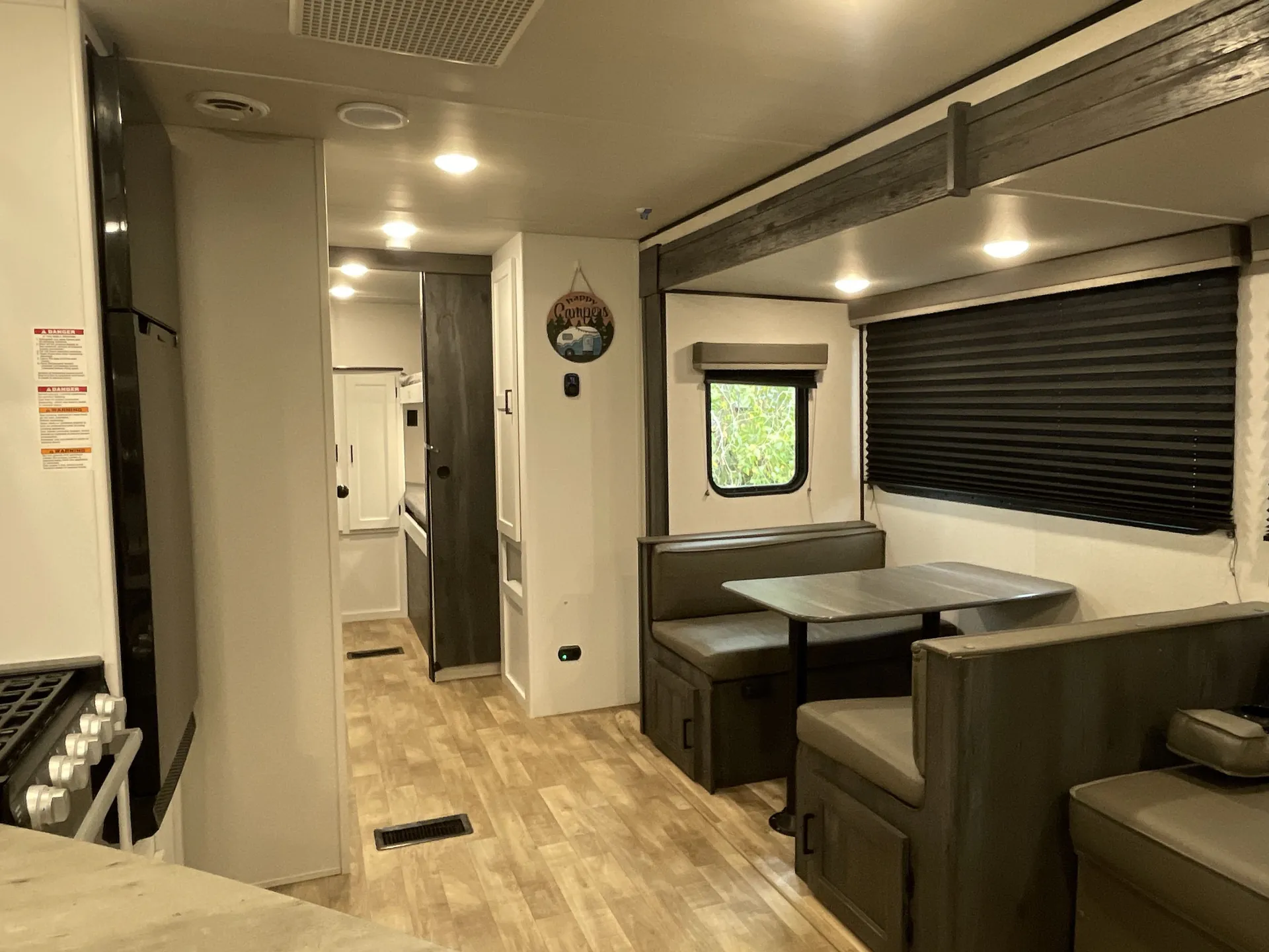 2023 Keystone Hideout 29QBS — living area main
