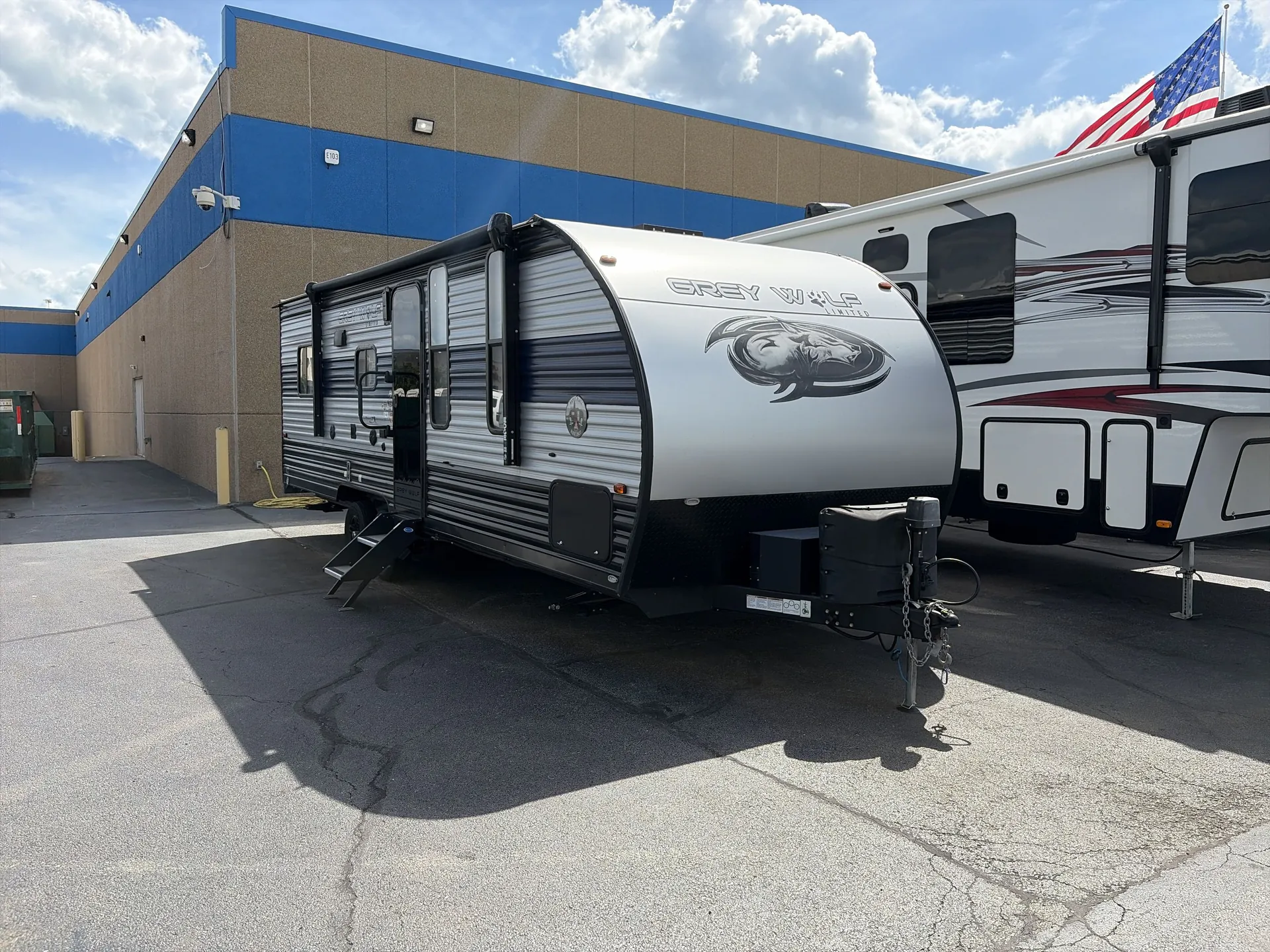 2022 Forest River Cherokee Grey Wolf 22RR