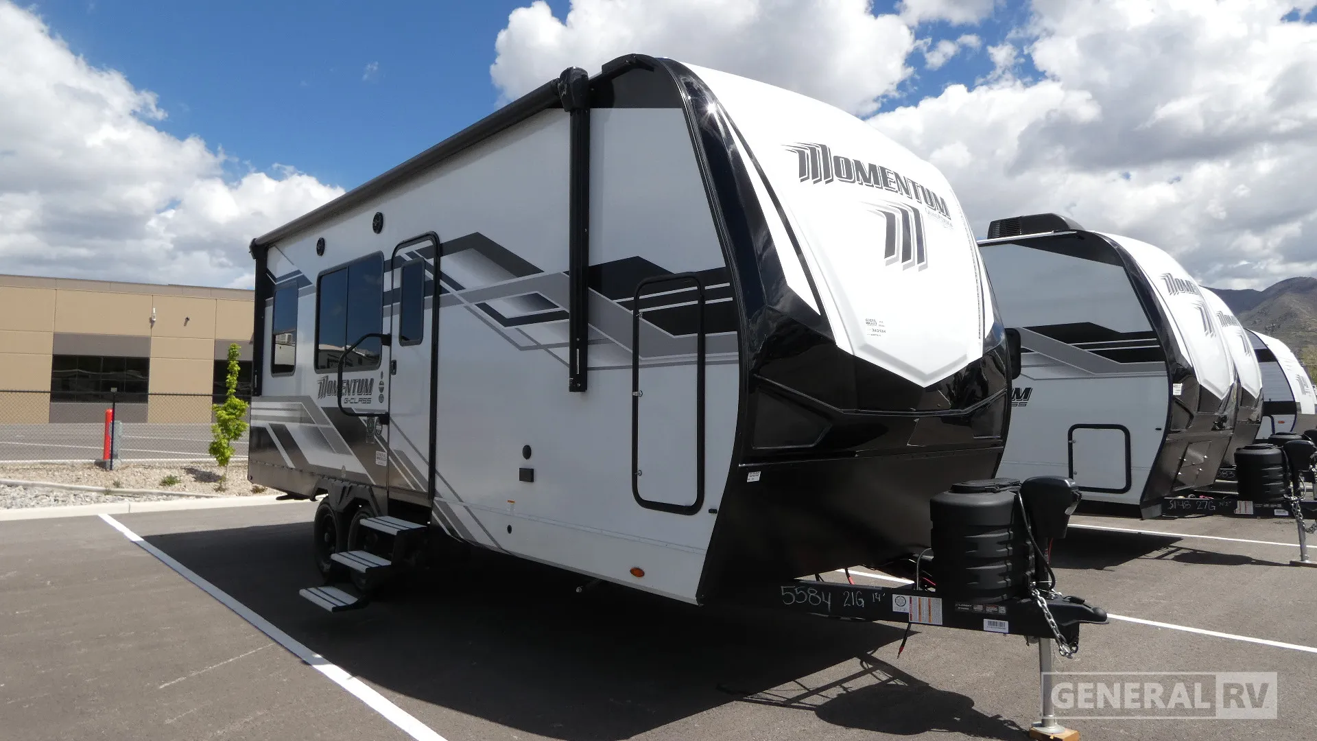 2026 Grand Design Momentum G-Class 21G - Photo 2