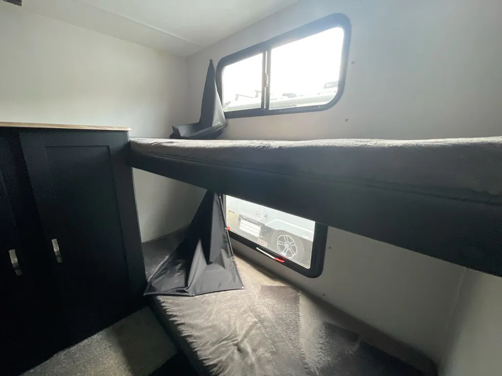 2023 Coachmen Freedom Express Select 29SE, Photos photo 16