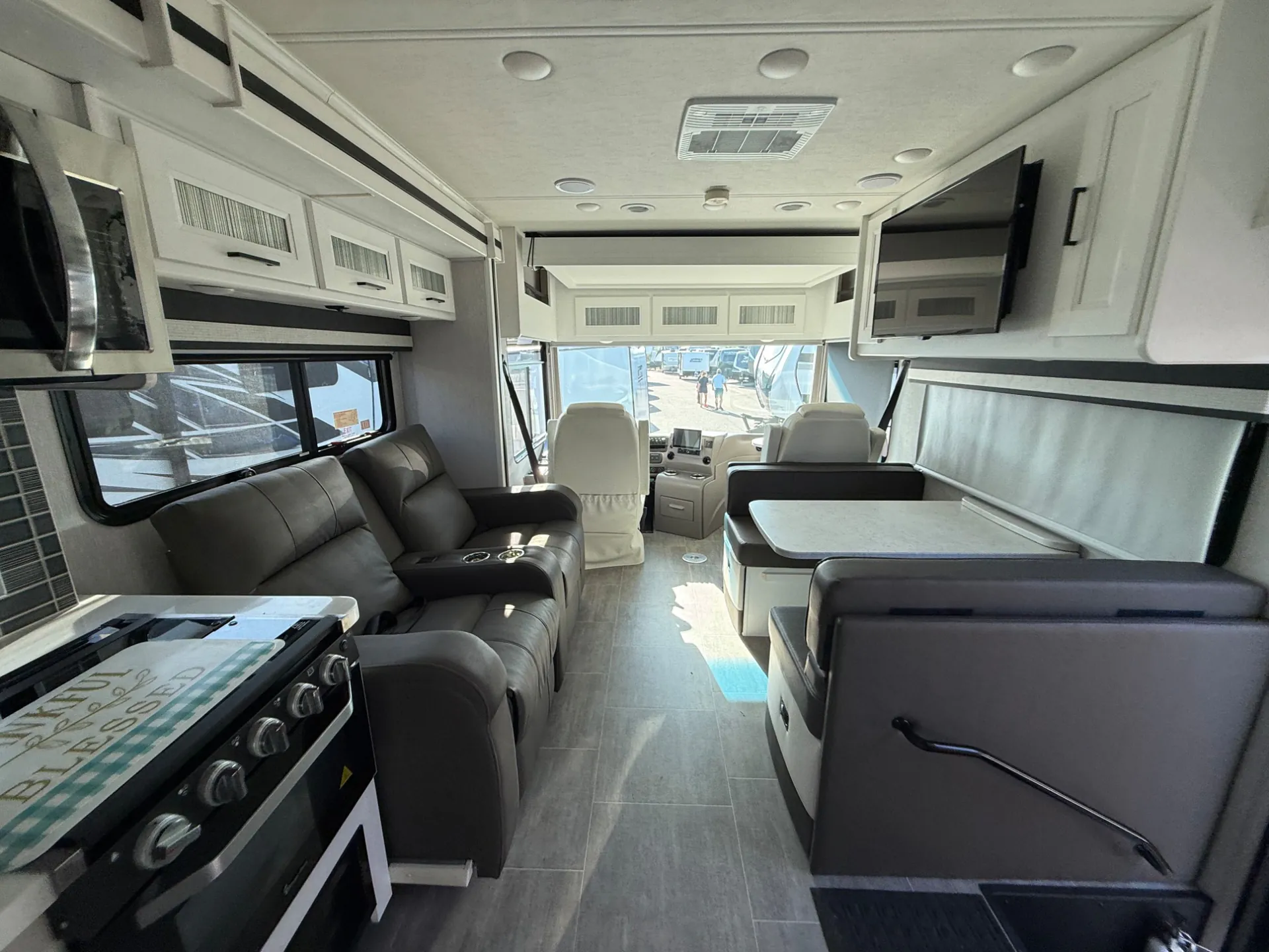2023 Coachmen Sportscoach SRS 339DS - Photo 4