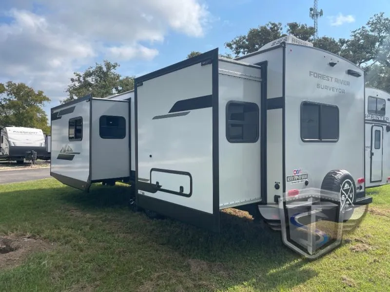 2026 Forest River Grand Surveyor 275FKBS - Photo 4