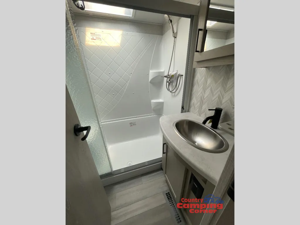 2022 Forest River Rockwood Signature Ultra Lite 8288SB, Photos photo 17