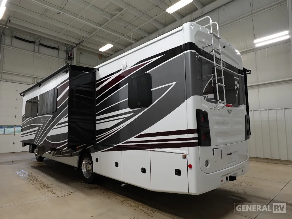 2026 Fleetwood Bounder 33C - Photo 4
