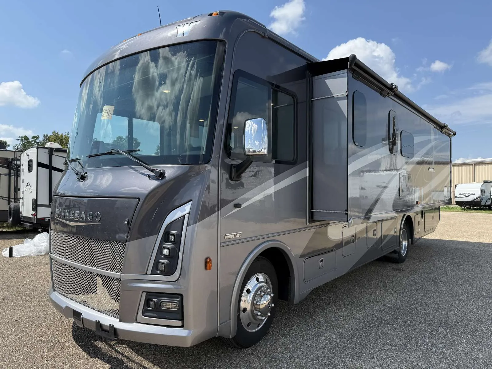 2025 Winnebago Vista 33K - Photo 4