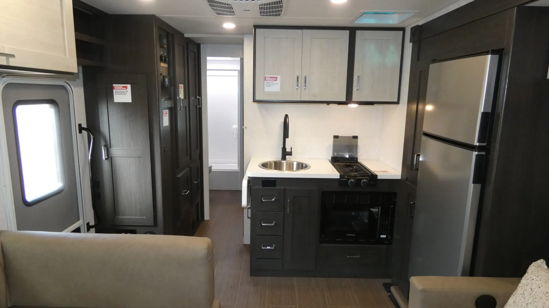 2027 Winnebago Sunflyer 26FE - Photo 3
