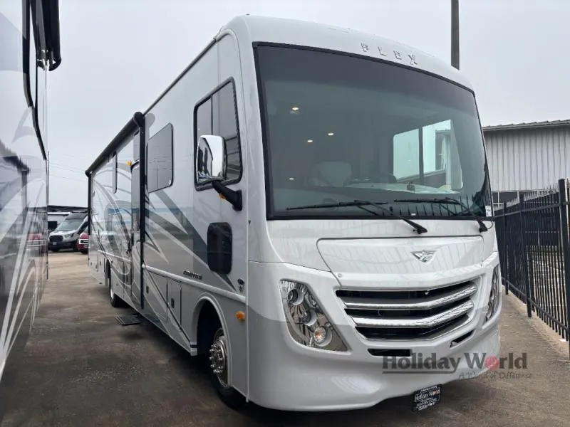 2025 Fleetwood Flex 34J - Photo 2