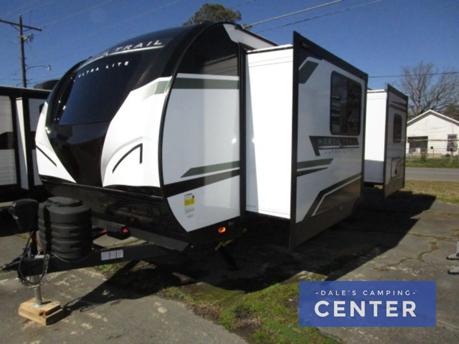 2024 Heartland North Trail Ultra-Lite Travel Trailer 25FK - Photo 3