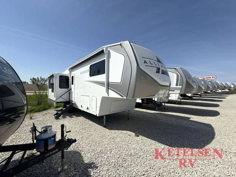 2026 Alliance RV Avenue 32RLS - Photo 3