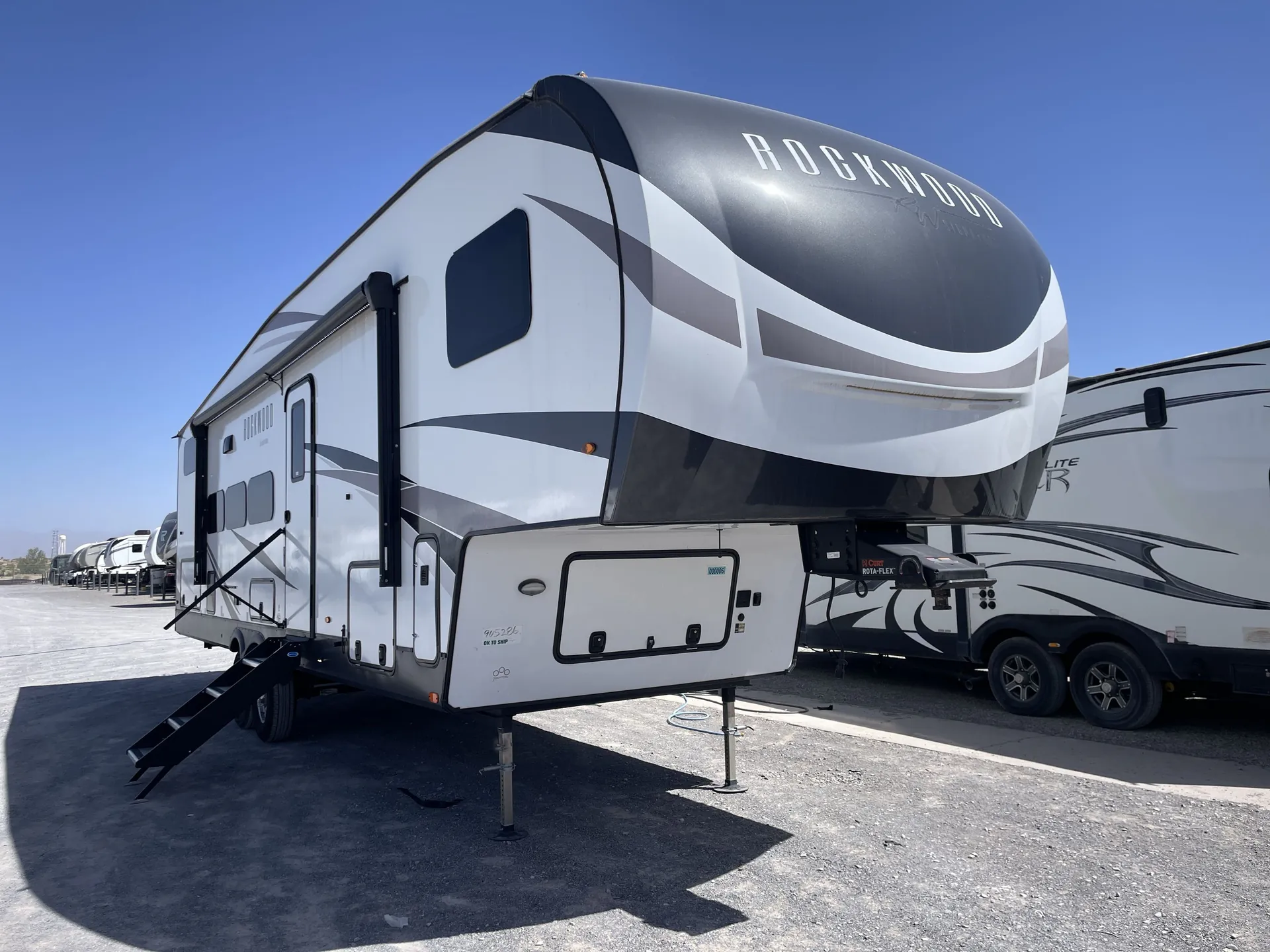2024 Forest River Rockwood Signature 374BH - Photo 2