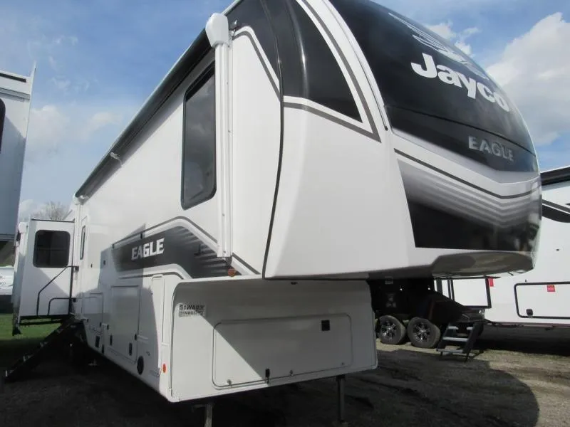 2025 Jayco Eagle 355MBQS - Photo 3