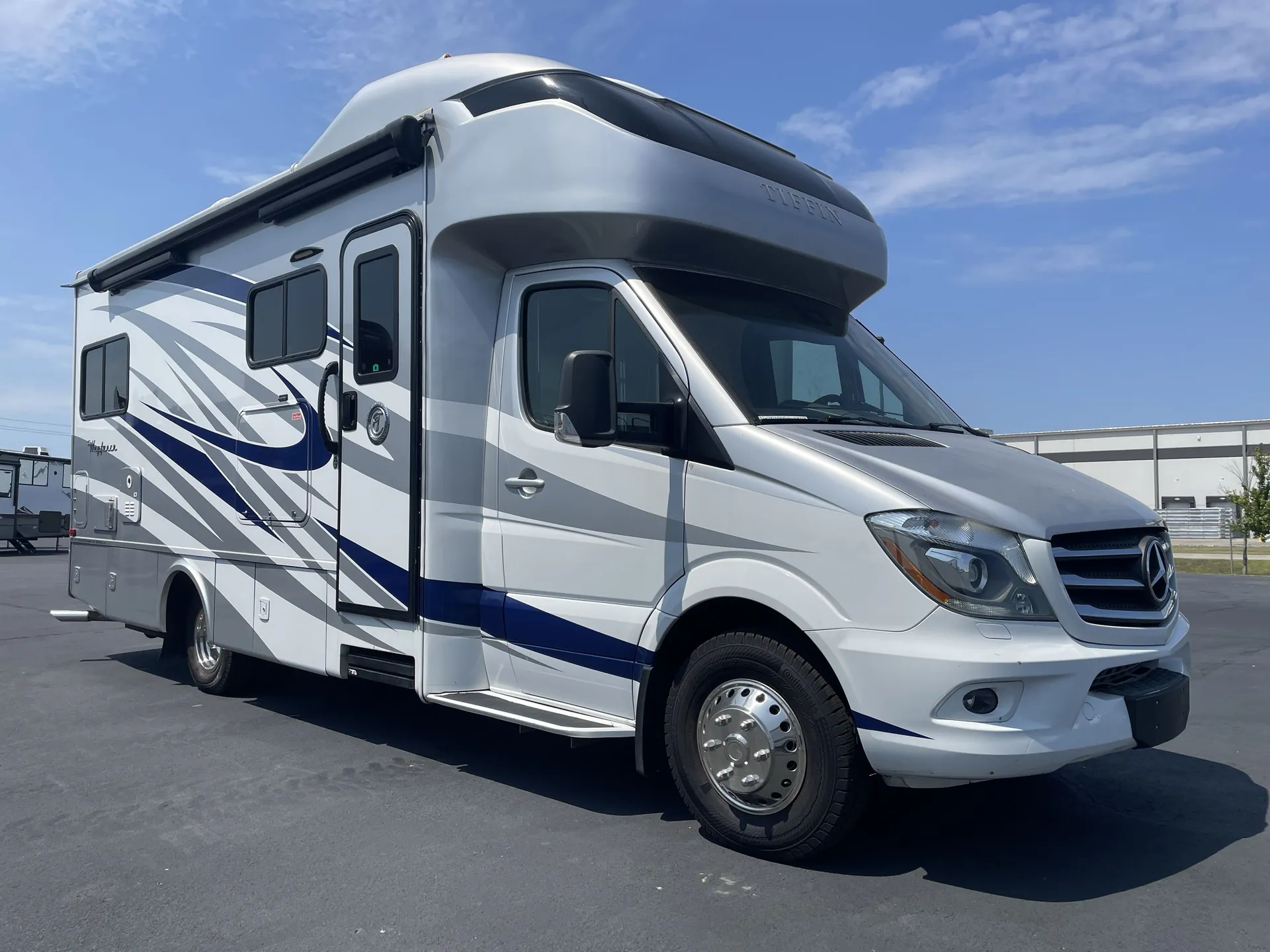 2018 Tiffin Wayfarer 24 TW - Photo 2