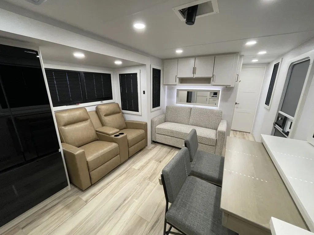 2025 Brinkley MODEL I 275, Photos photo 23