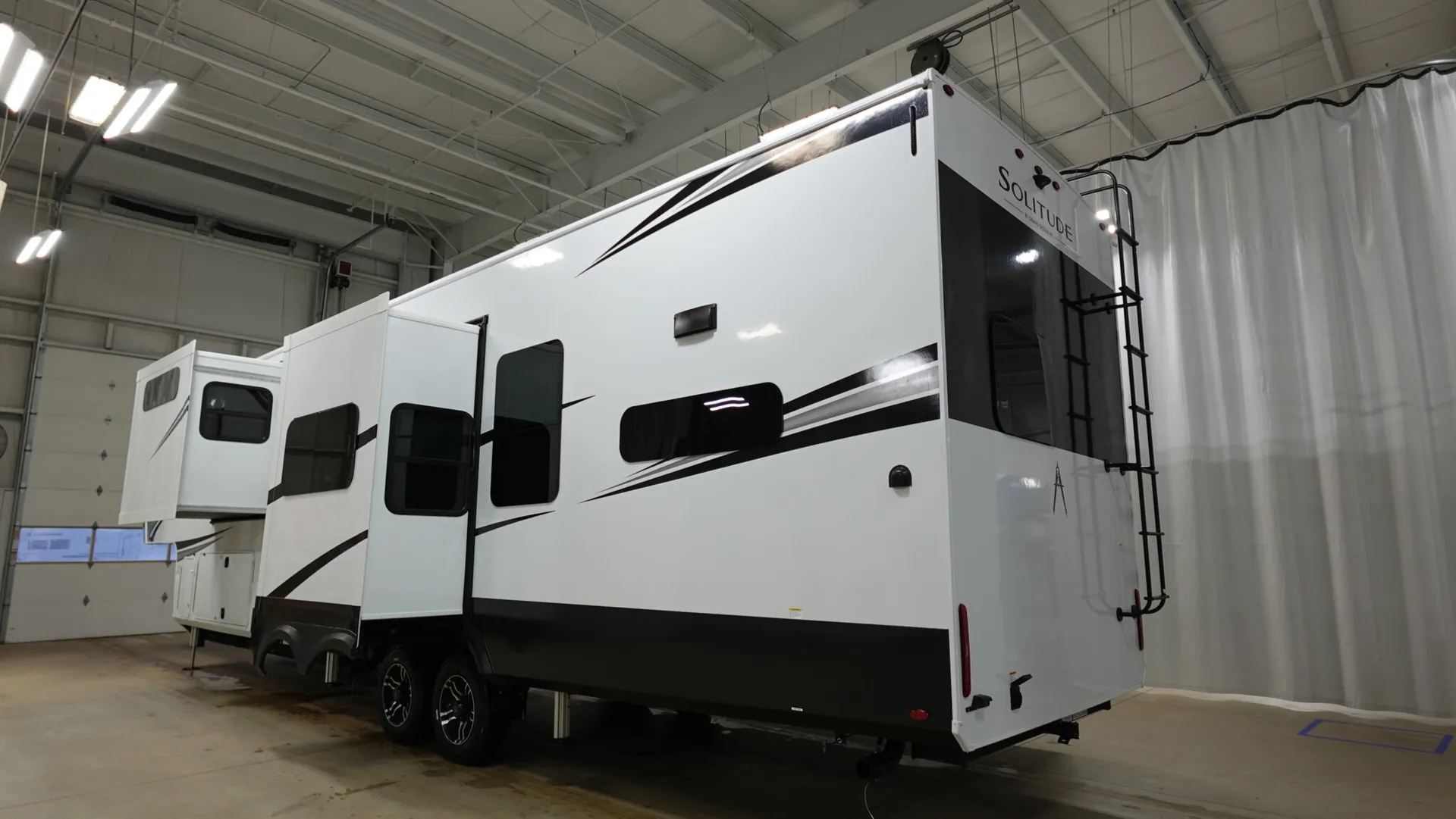 2026 Grand Design Solitude 417KB - Photo 4