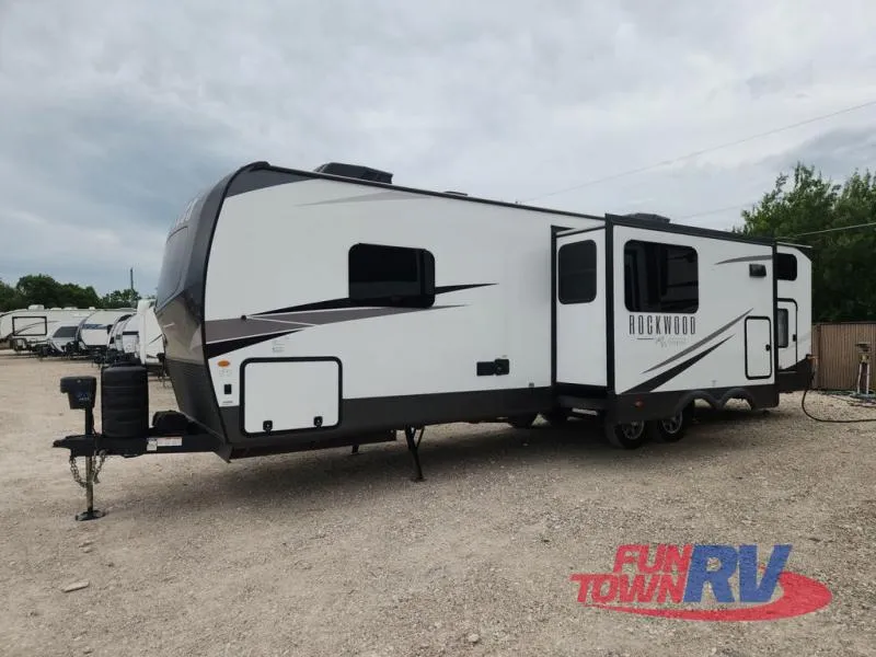 2025 Forest River Rockwood Ultra Lite 2918BH - Photo 4