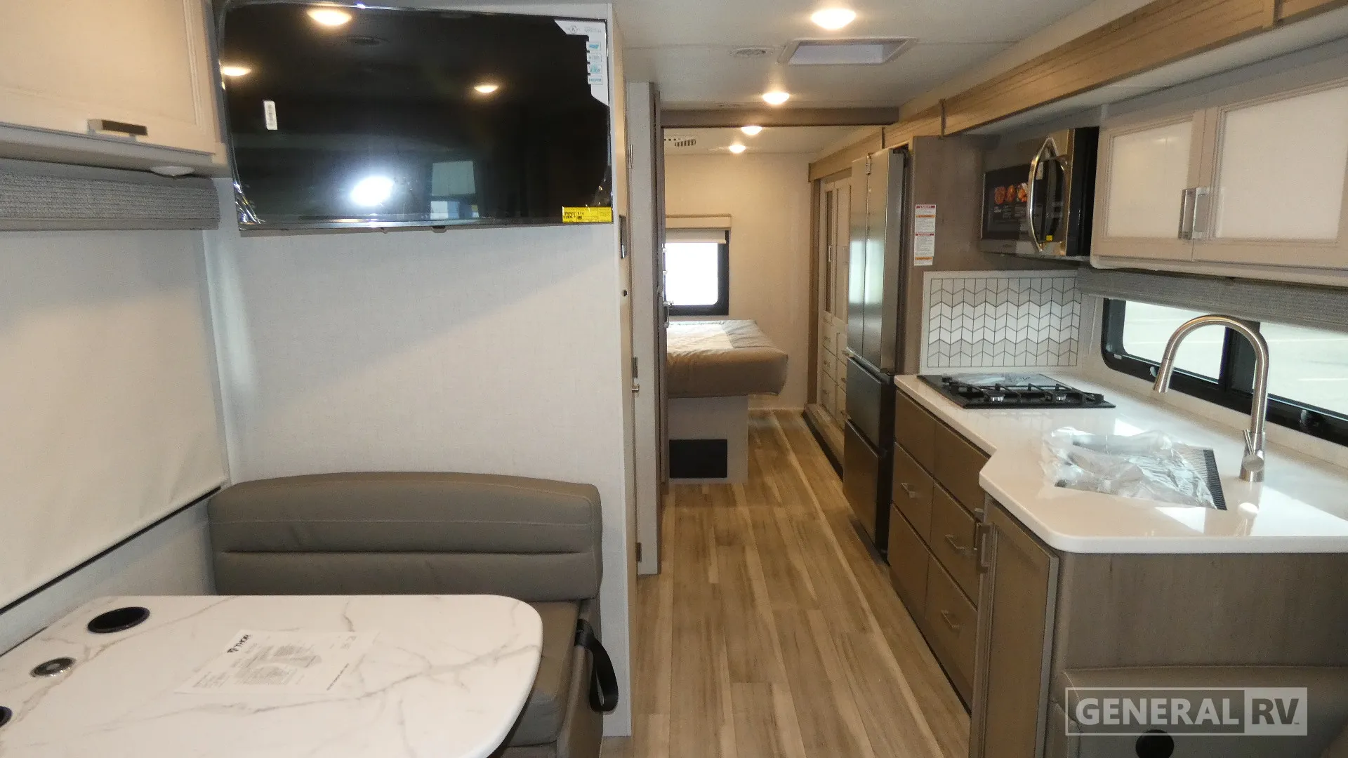 2026 Thor Motor Coach Luminate MM30 - Photo 3