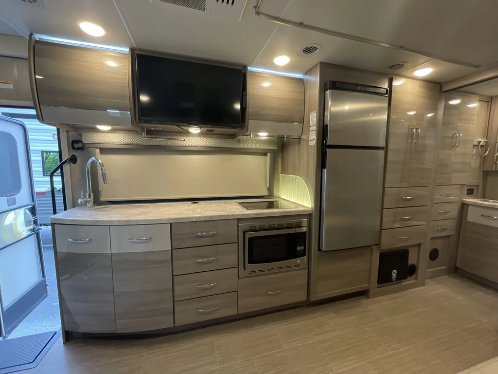 2023 Thor Motor Coach Tiburon 24FB, Photos photo 7