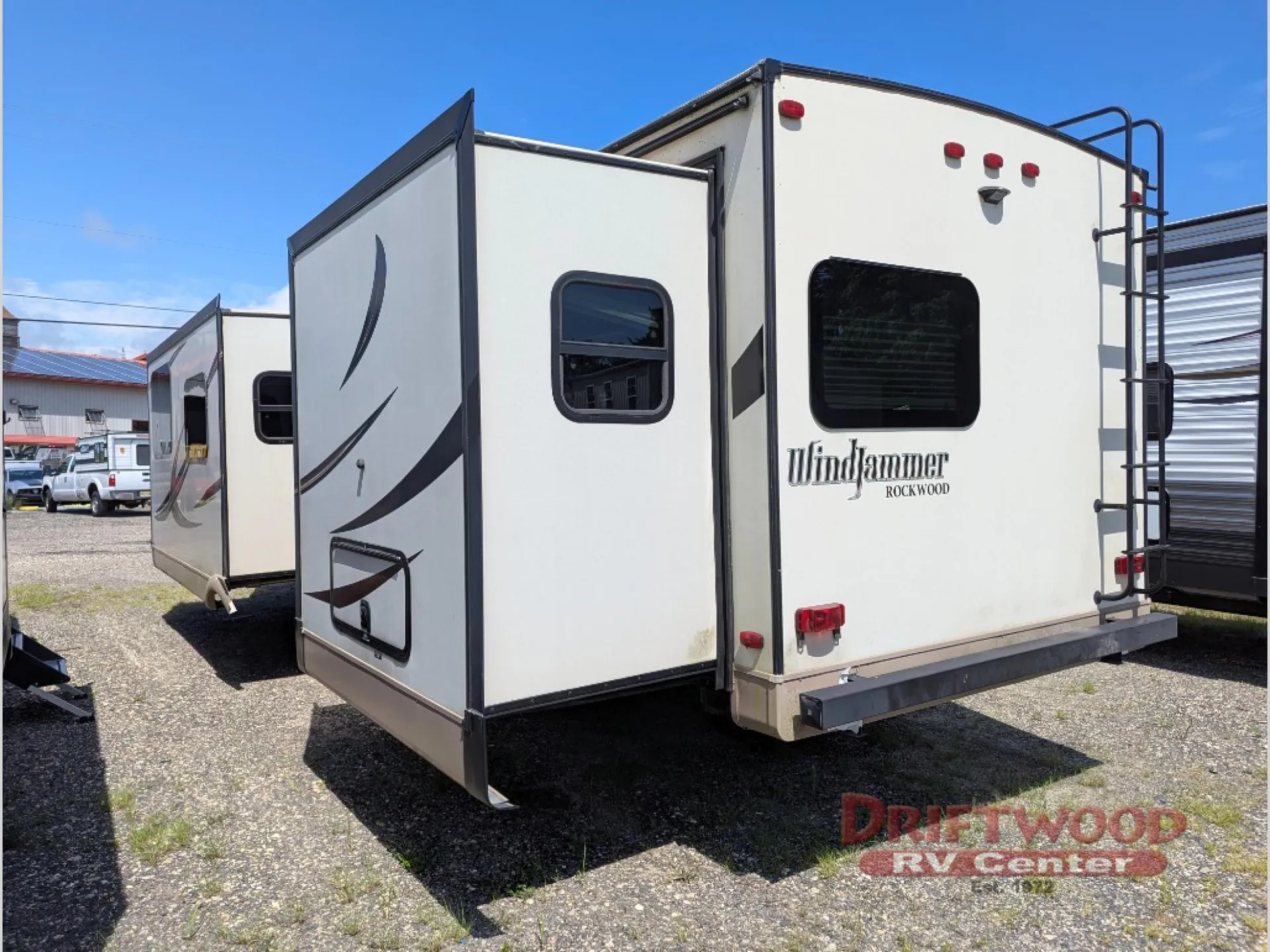 2017 Forest River Rockwood Windjammer 3008W - Photo 4