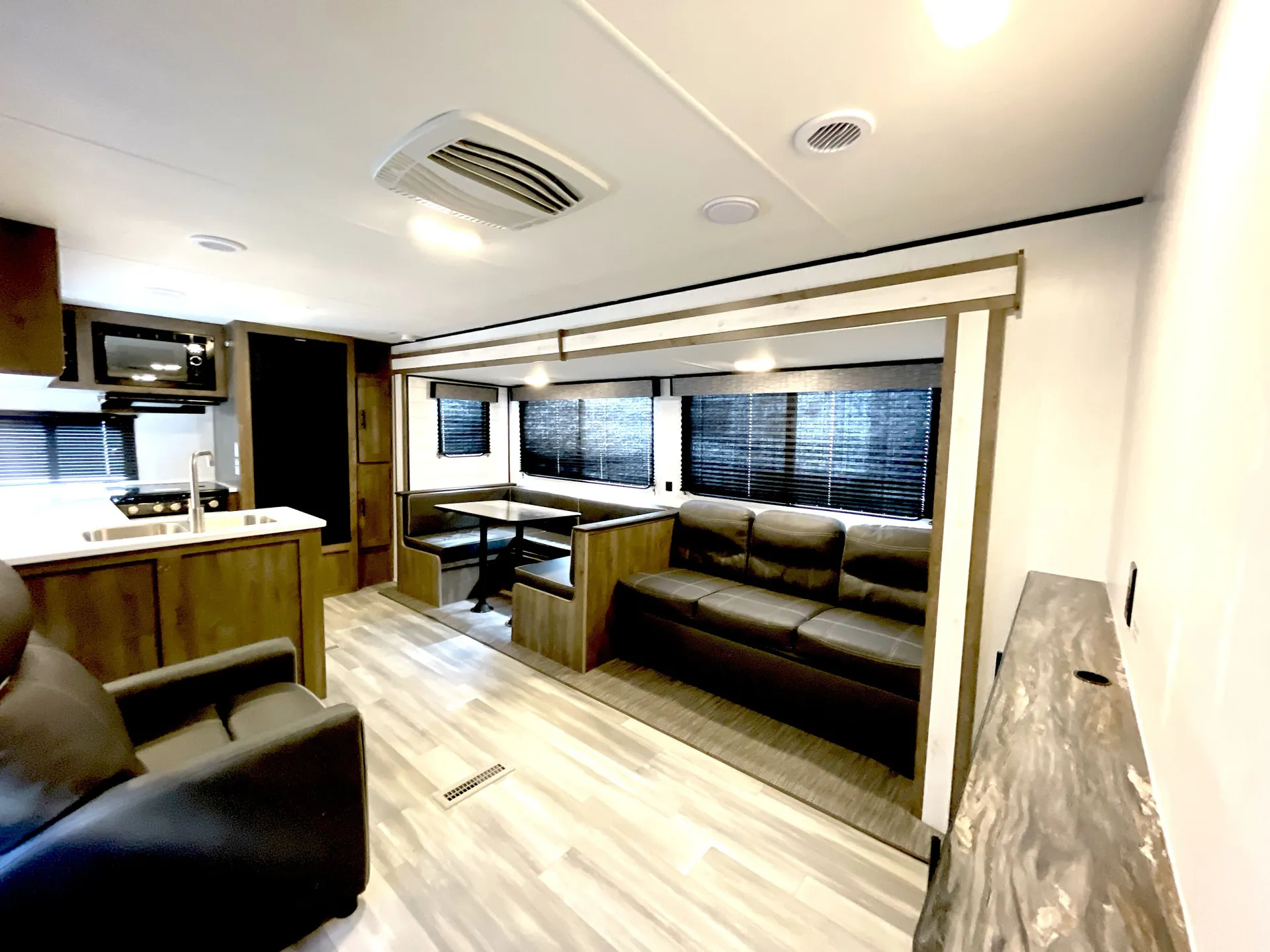 2022 Heartland Pioneer RK300 — living area main