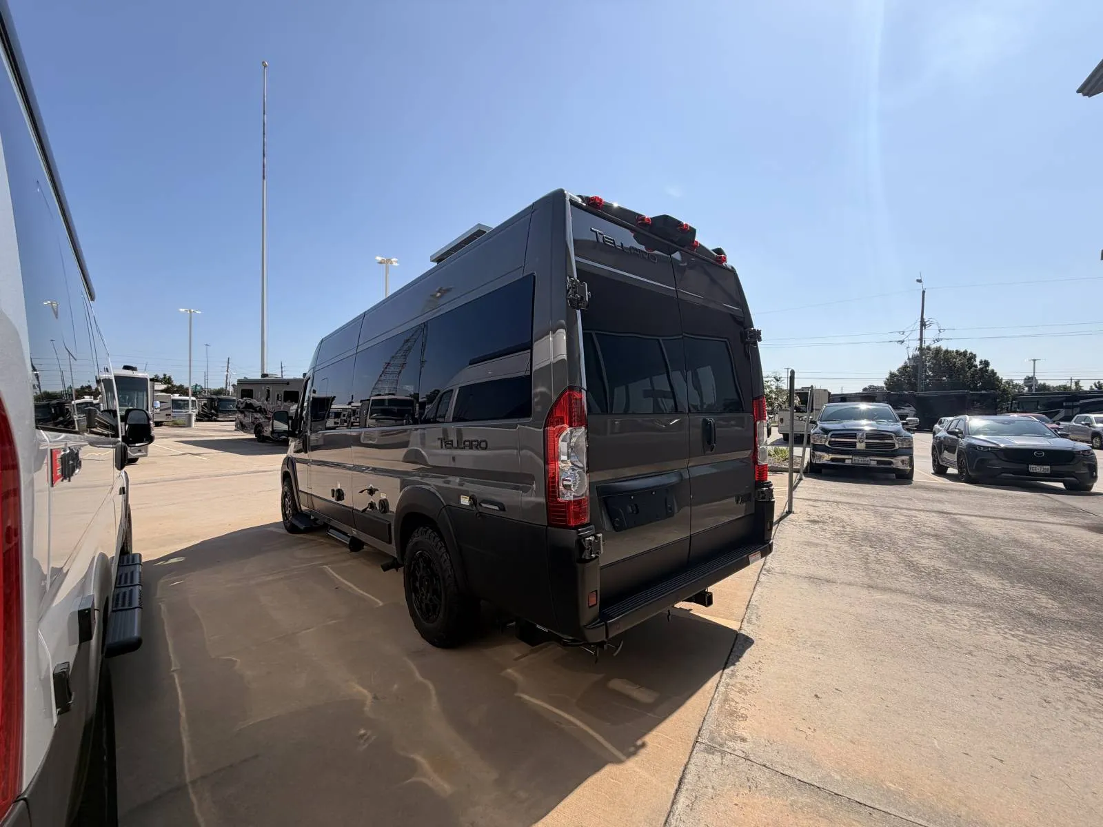 2027 Thor Motor Coach Tellaro 20L - Photo 4
