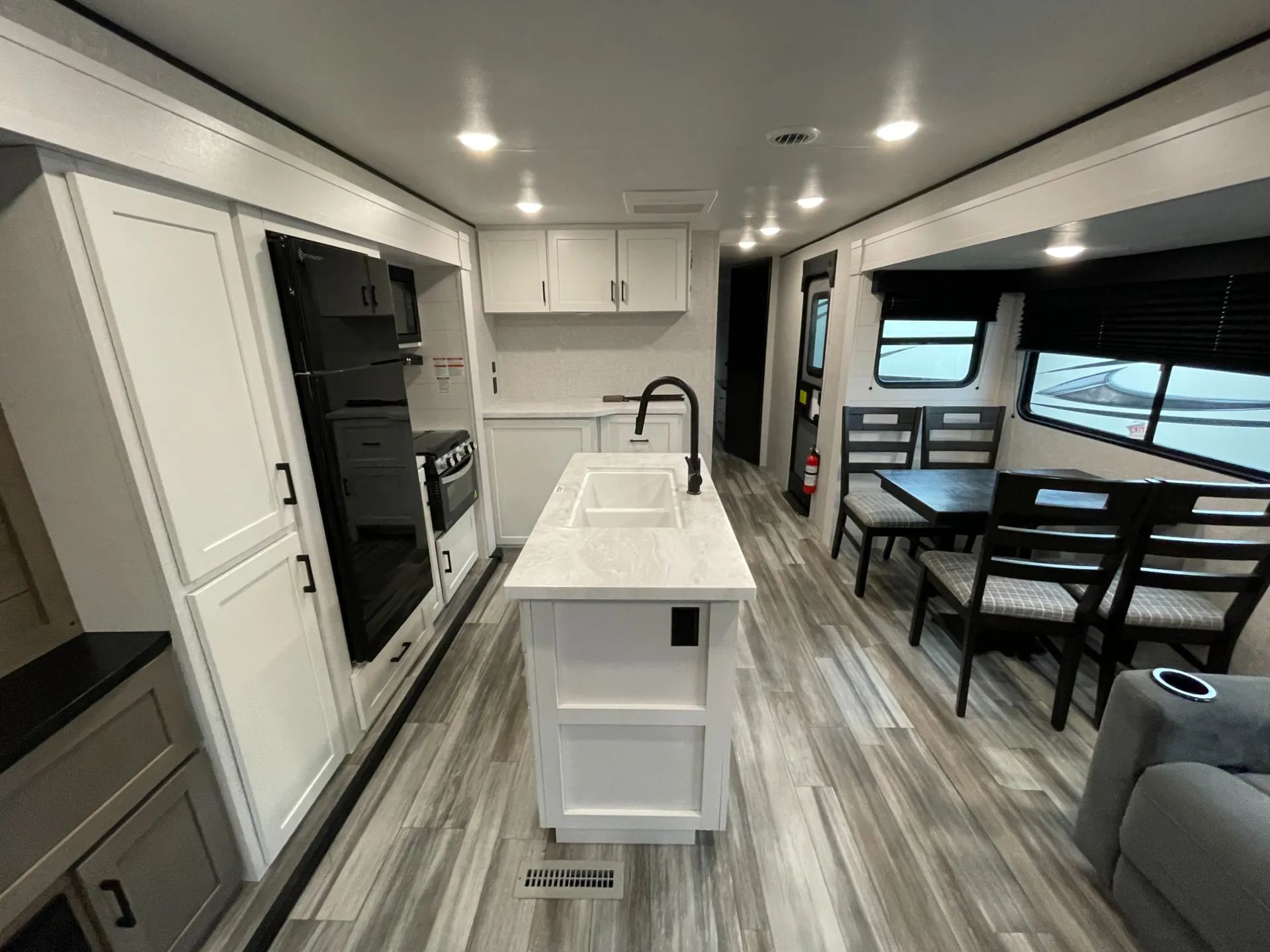 2025 Jayco Jay Flight 334RTS - Photo 3