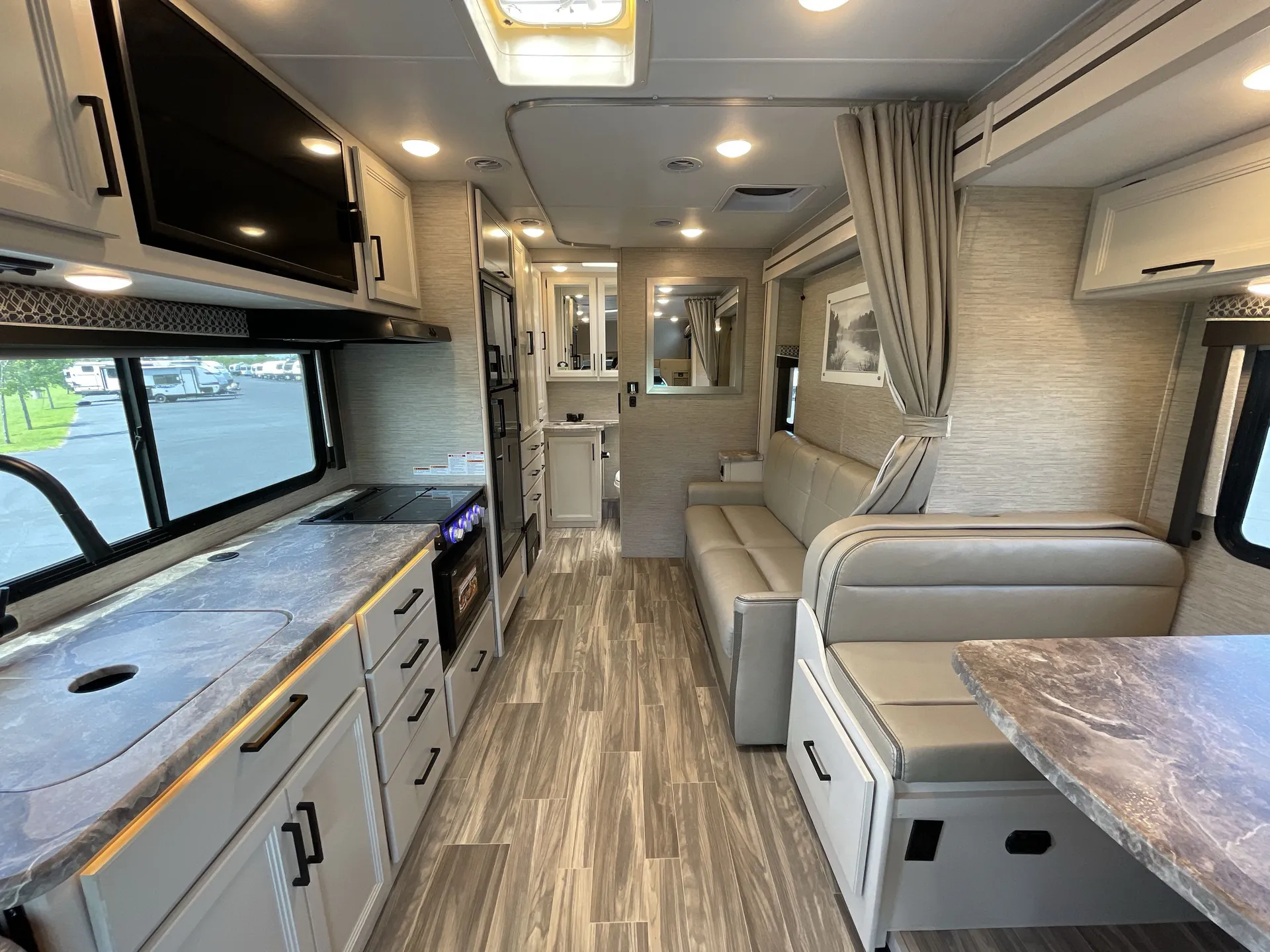 2023 Thor Motor Coach Four Winds 24LT — living area main