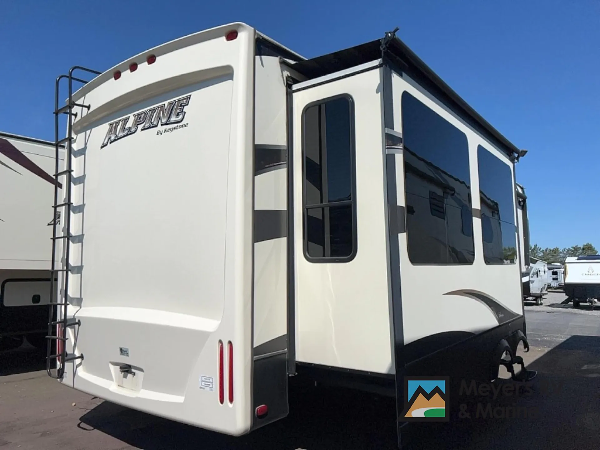 2015 Keystone Alpine 3010RE - Photo 4