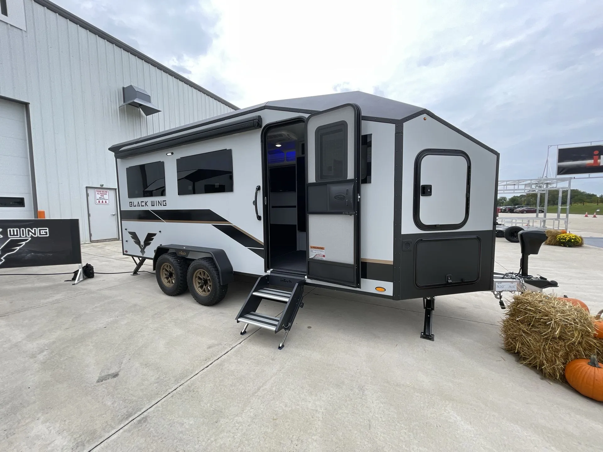 2026 inTech Black Wing 724 X - Photo 2